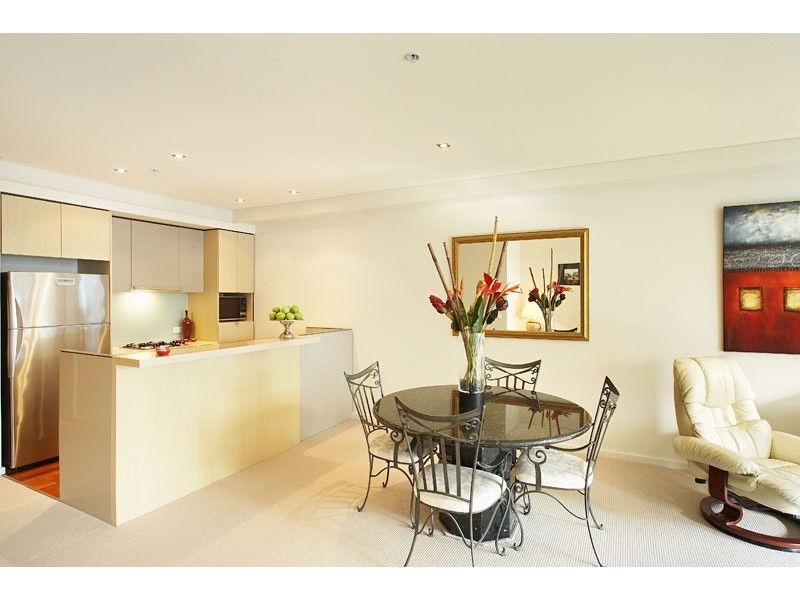 B303/84 Bay Street, Port Melbourne VIC 3207