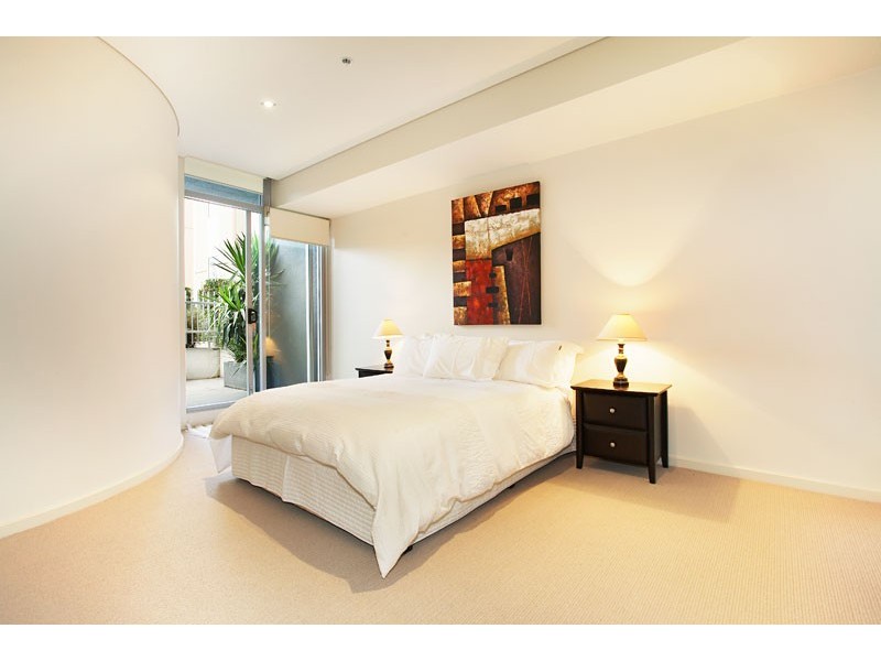 B303/84 Bay Street, Port Melbourne VIC 3207