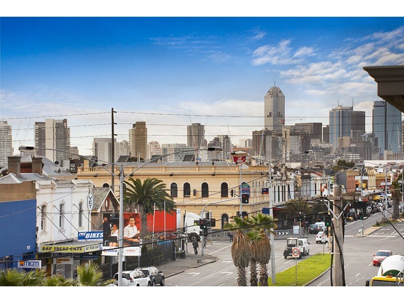 B303/84 Bay Street, Port Melbourne VIC 3207