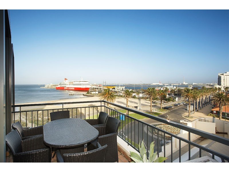 501/90 Beach Street, Port Melbourne VIC 3207