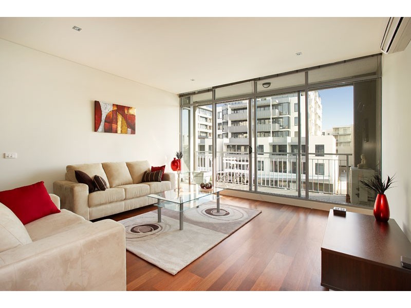 A302/86 Bay Street, Port Melbourne VIC 3207