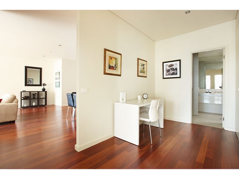 A302/86 Bay Street, Port Melbourne VIC 3207