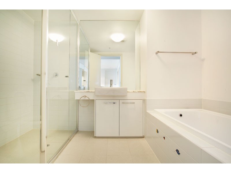 2903/100 Harbour Esplanade, Docklands VIC 3008