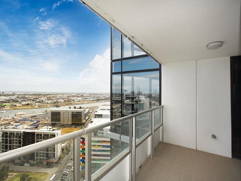 2501/100 Harbour Esplanade, Docklands VIC 3008