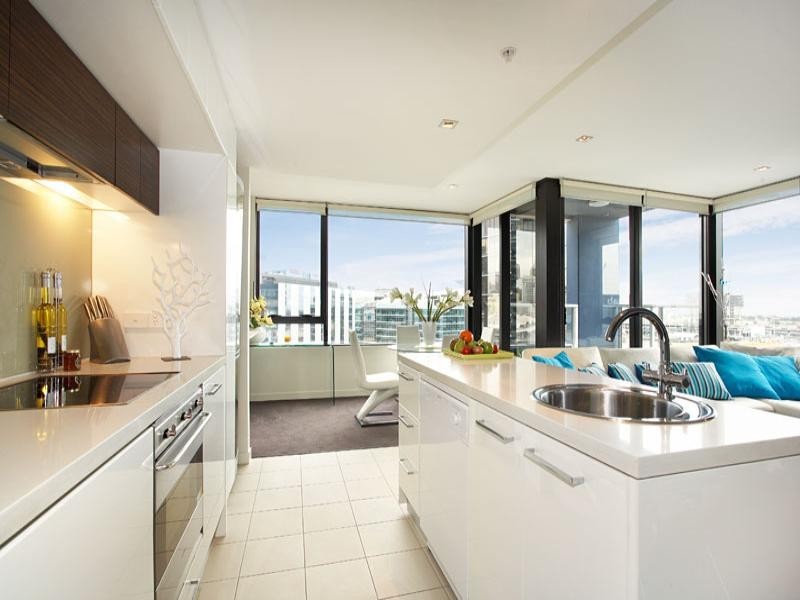 1308/100 Harbour Esplanade, Docklands VIC 3008