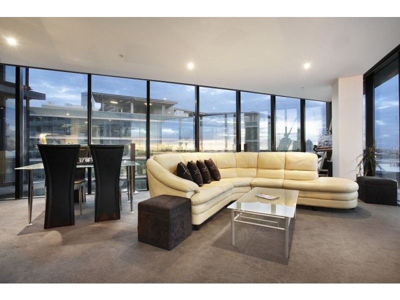 902/8 Waterview Walk, Docklands VIC 3008