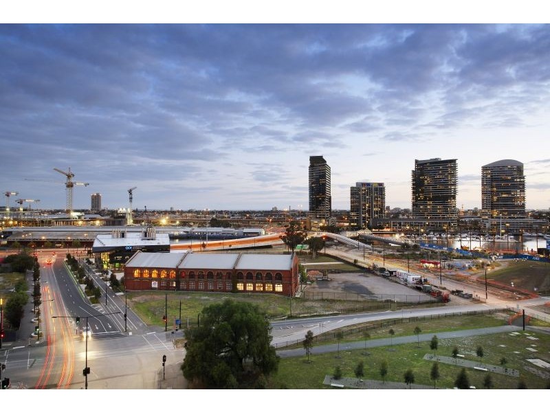 902/8 Waterview Walk, Docklands VIC 3008