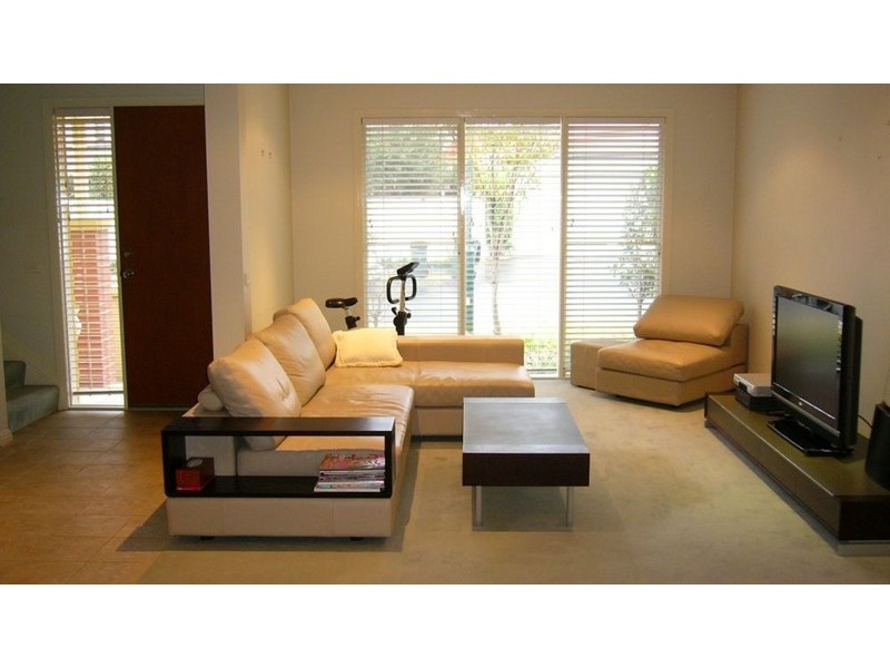 12 Hobsons Bay Parade, Port Melbourne VIC 3207