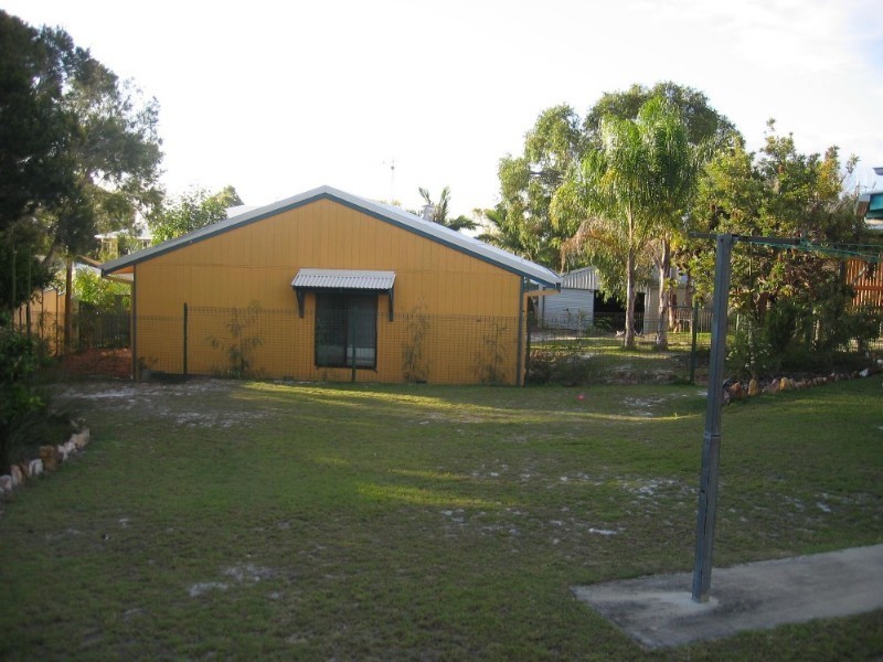 8 Bombala Crescent, Rainbow Beach QLD 4581