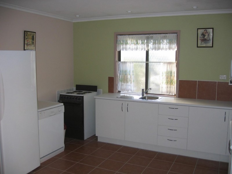 8 Bombala Crescent, Rainbow Beach QLD 4581