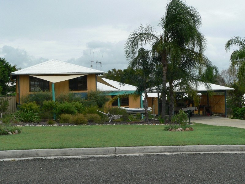 8 Bombala Crescent, Rainbow Beach QLD 4581