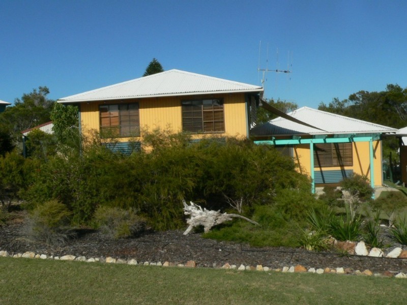 8 Bombala Crescent, Rainbow Beach QLD 4581