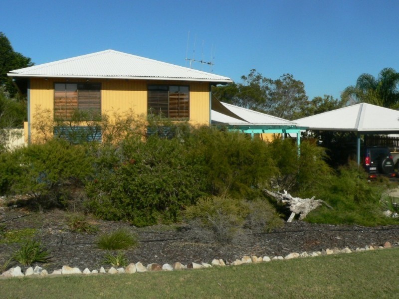 8 Bombala Crescent, Rainbow Beach QLD 4581