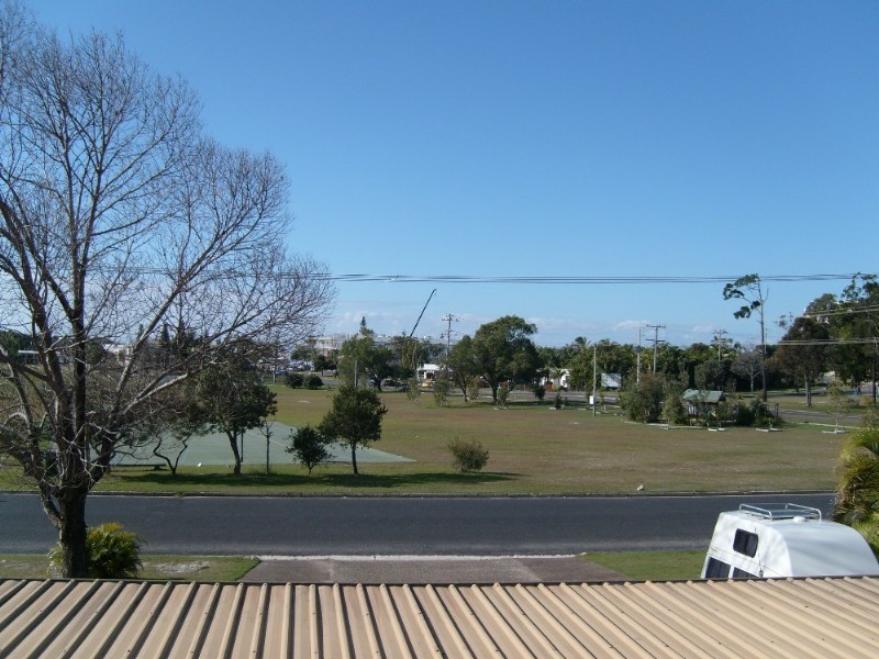 2 Cypress Avenue, Rainbow Beach QLD 4581