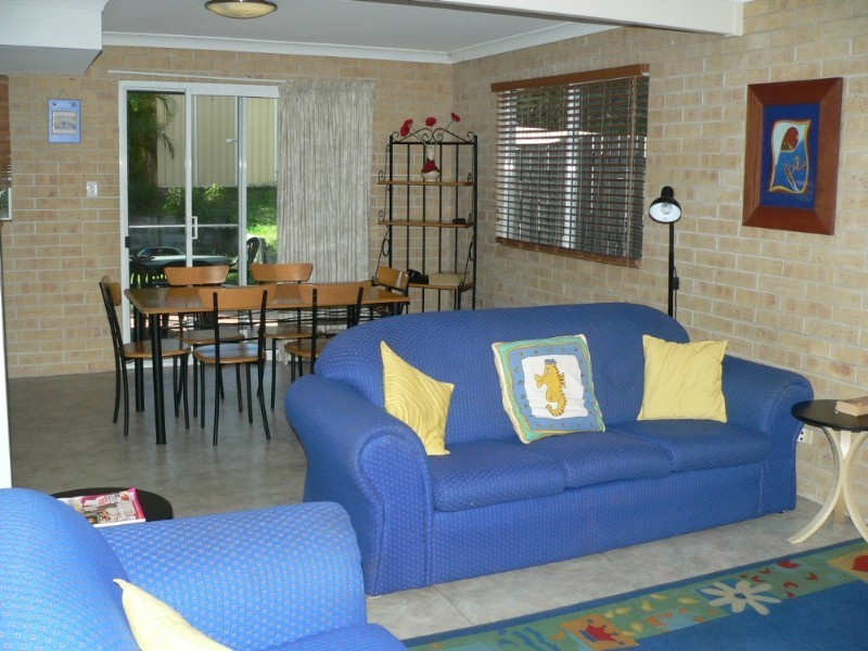 unit 2/5 Rumbalara Avenue, Rainbow Beach QLD 4581