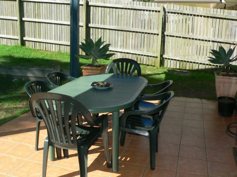 unit 2/5 Rumbalara Avenue, Rainbow Beach QLD 4581