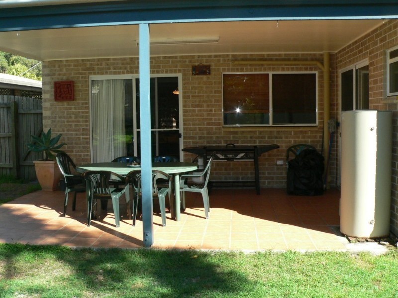 unit 2/5 Rumbalara Avenue, Rainbow Beach QLD 4581