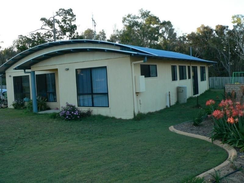 5 Boronia Court, Rainbow Beach QLD 4581