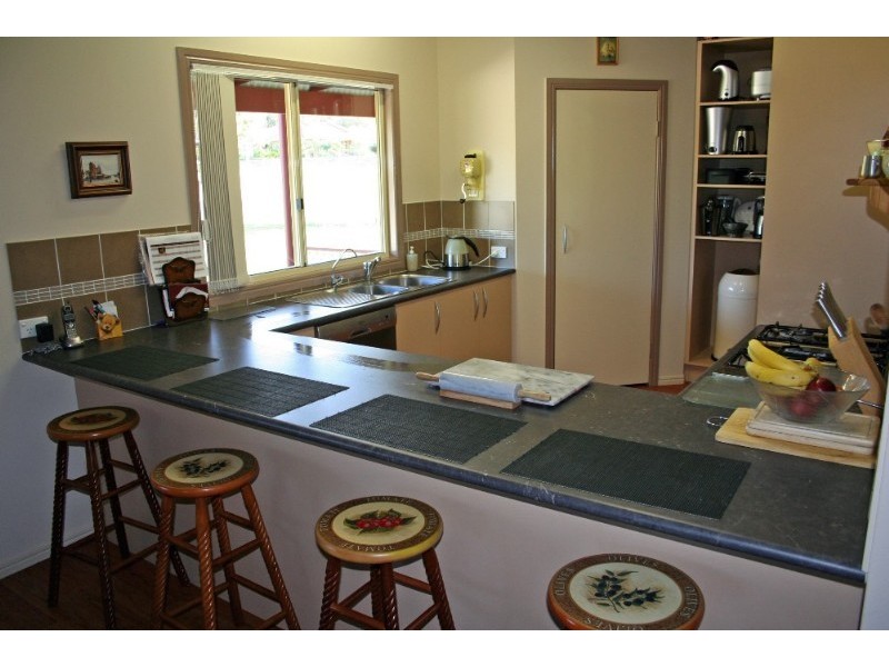 21 Endeavour Drive, Cooloola Cove QLD 4580