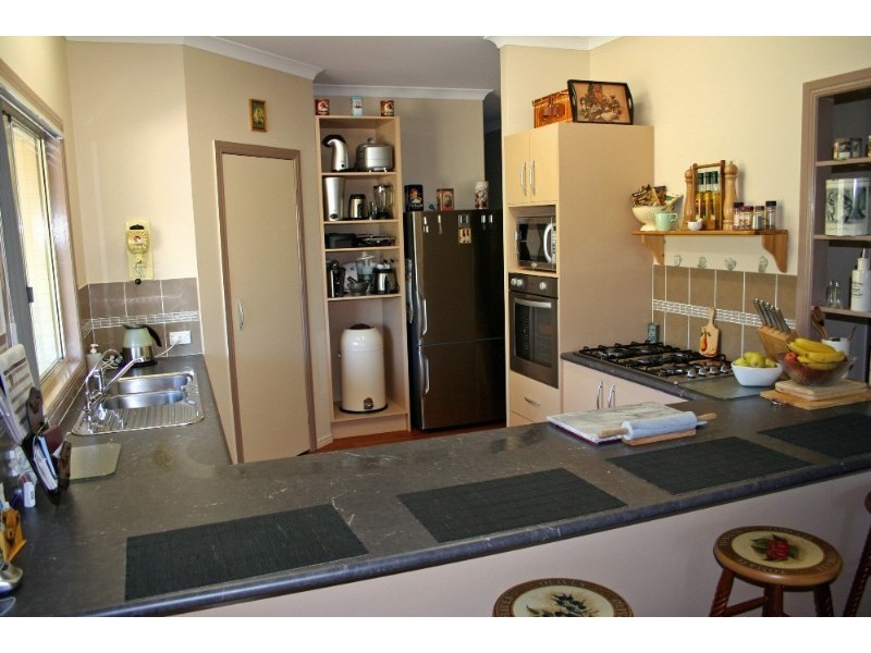 21 Endeavour Drive, Cooloola Cove QLD 4580