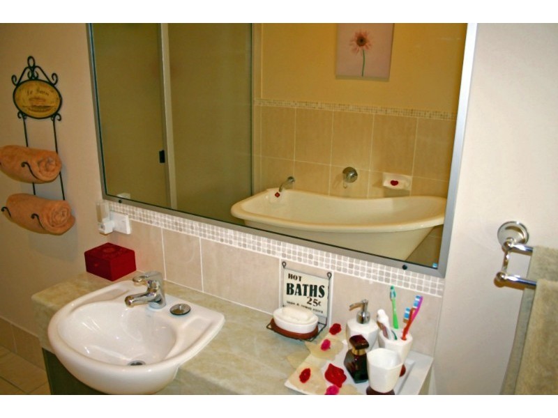 21 Endeavour Drive, Cooloola Cove QLD 4580