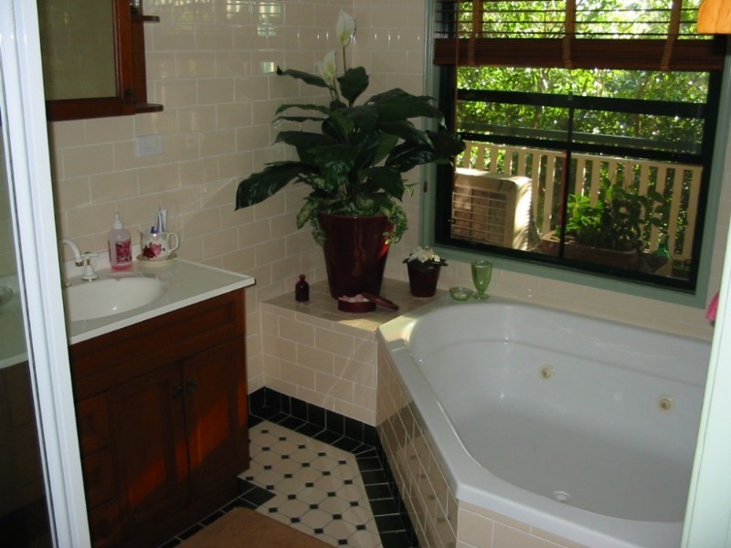 24 Queen Elizabeth Drive, Cooloola Cove QLD 4580
