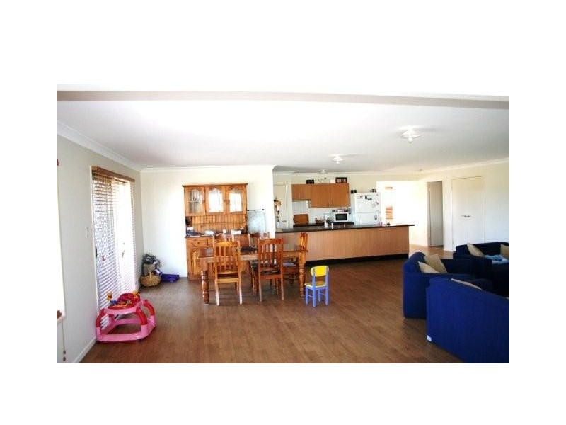 5 Illustrious Court, Cooloola Cove QLD 4580