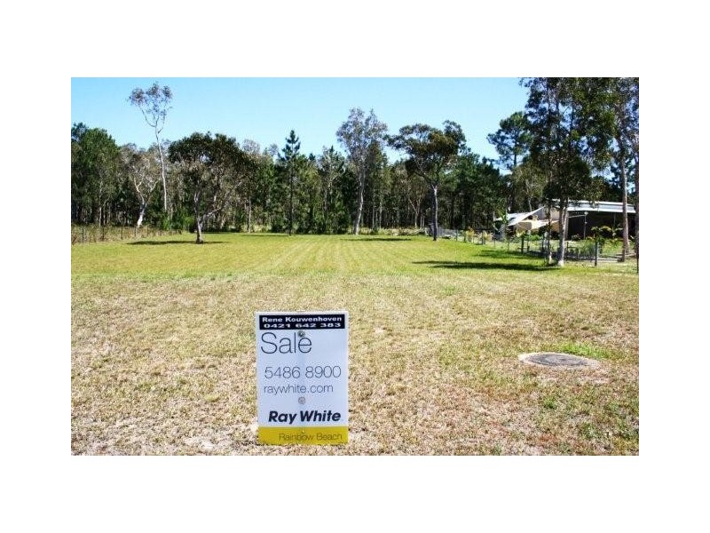 28 Endeavour Drive, Cooloola Cove QLD 4580