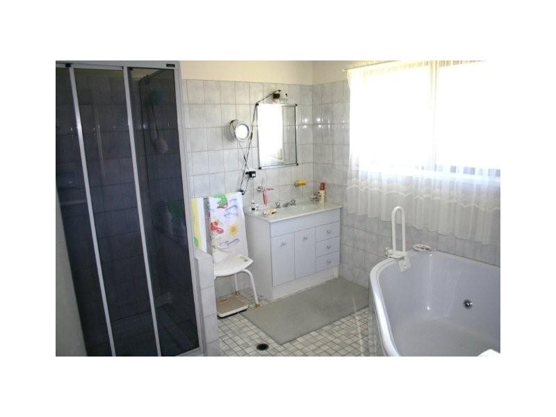 4 Tom Thumb Court, Cooloola Cove QLD 4580