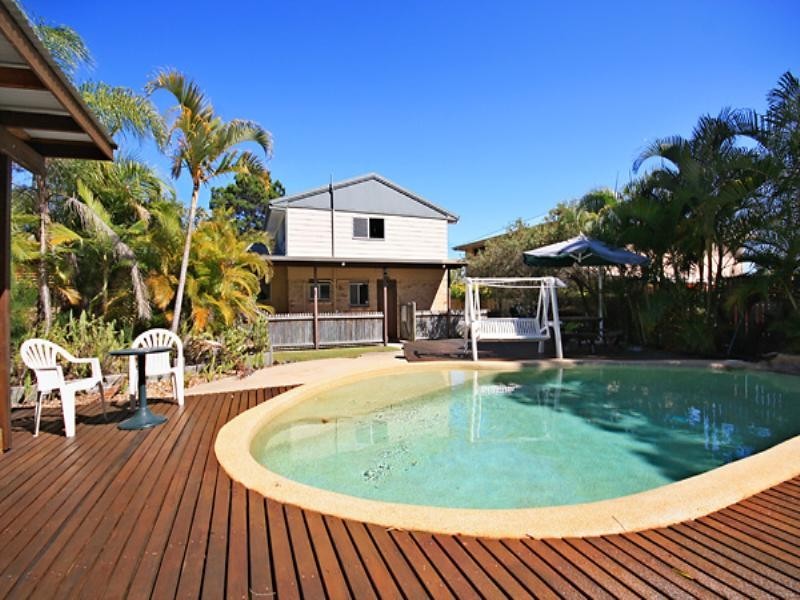 11 Zircon Street, Rainbow Beach QLD 4581