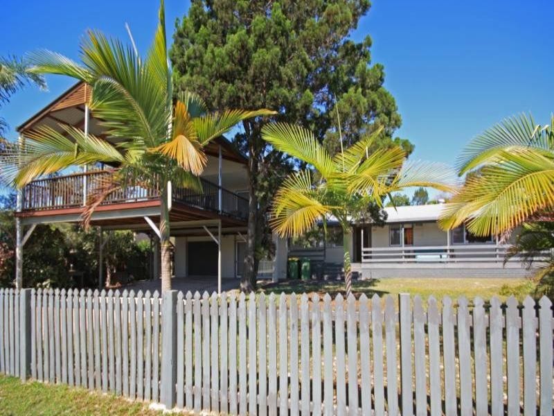 11 Zircon Street, Rainbow Beach QLD 4581