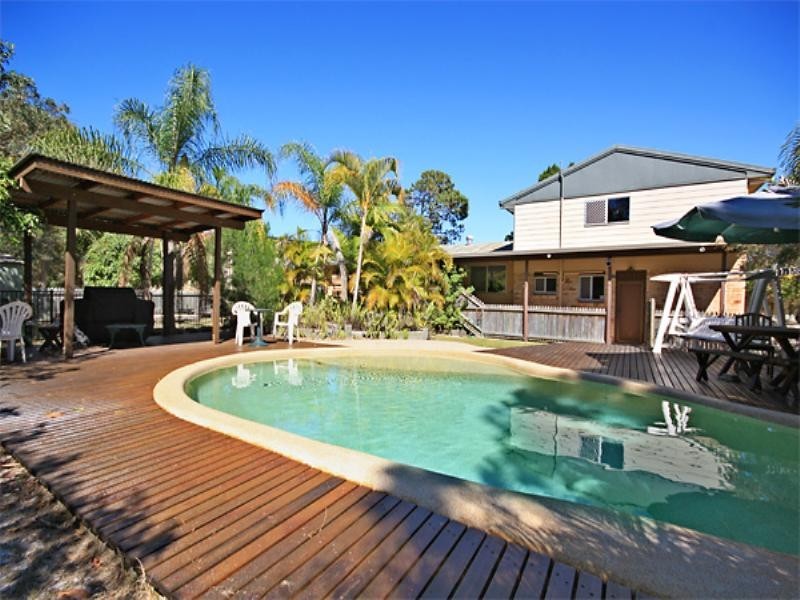 11 Zircon Street, Rainbow Beach QLD 4581