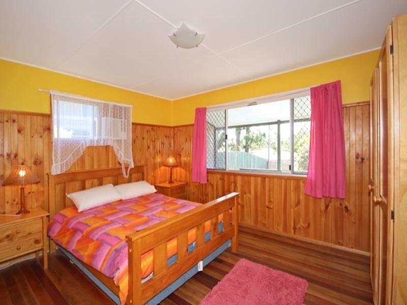 11 Zircon Street, Rainbow Beach QLD 4581