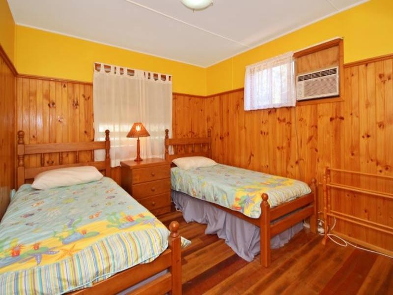 11 Zircon Street, Rainbow Beach QLD 4581