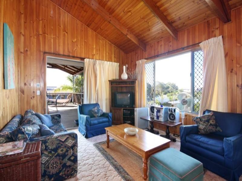 11 Zircon Street, Rainbow Beach QLD 4581