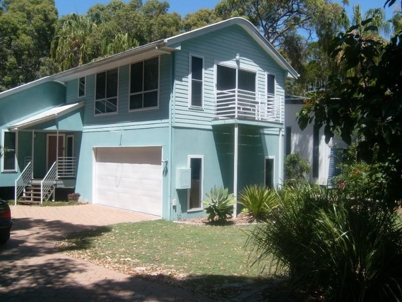6 Belle Court, Rainbow Beach QLD 4581