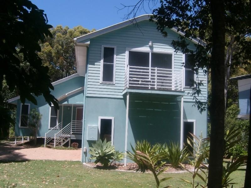 6 Belle Court, Rainbow Beach QLD 4581