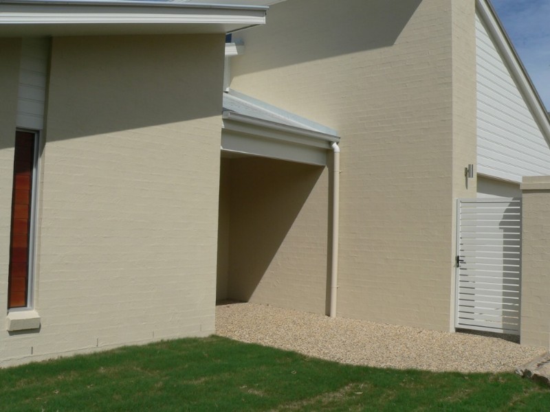 13 Bomburra Court, Rainbow Beach QLD 4581