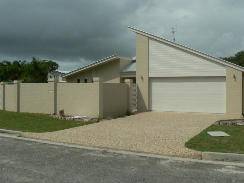 13 Bomburra Court, Rainbow Beach QLD 4581