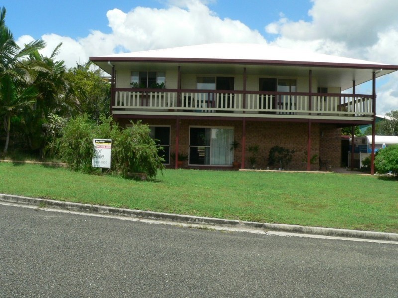 12 Bombala Crescent, Rainbow Beach QLD 4581