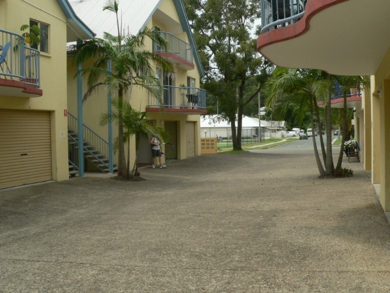 11/4 Double Island Drive, Rainbow Beach QLD 4581