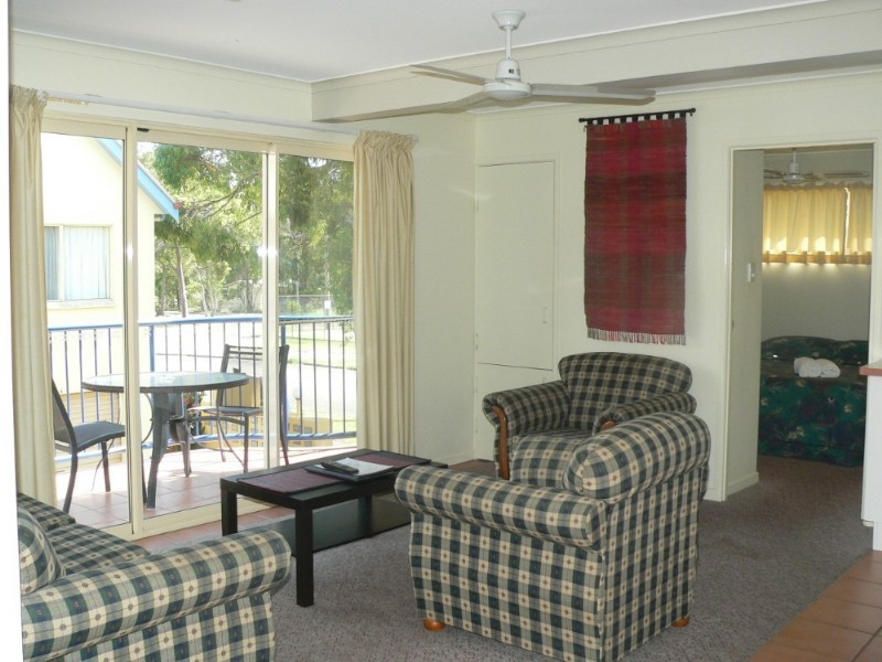 11/4 Double Island Drive, Rainbow Beach QLD 4581