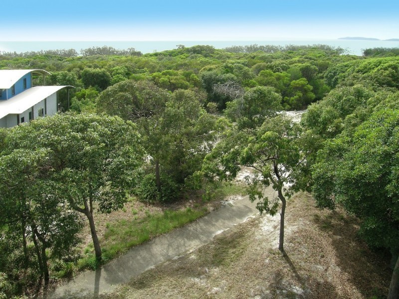 24 Naiad Court, Rainbow Beach QLD 4581