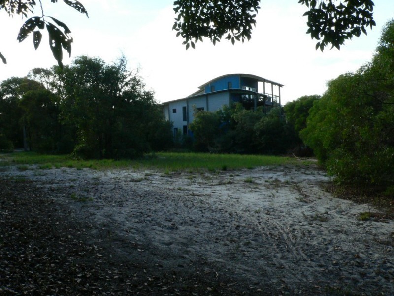 24 Naiad Court, Rainbow Beach QLD 4581