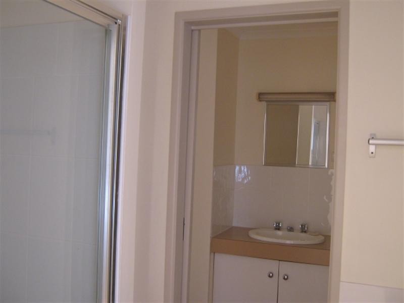 7 Tamatea Drive, Bellbird Park QLD 4300