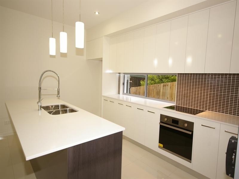 1/4 Willow Road, Redbank Plains QLD 4301