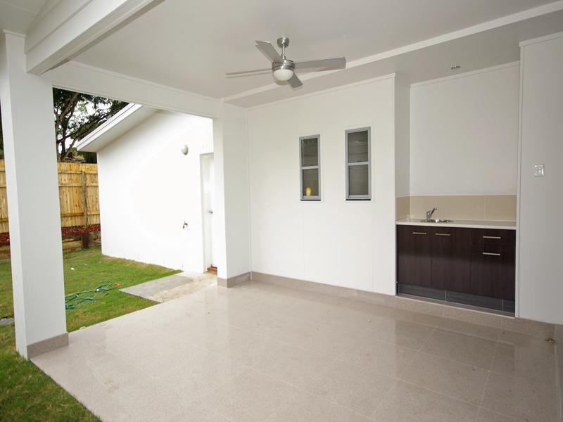 1/4 Willow Road, Redbank Plains QLD 4301