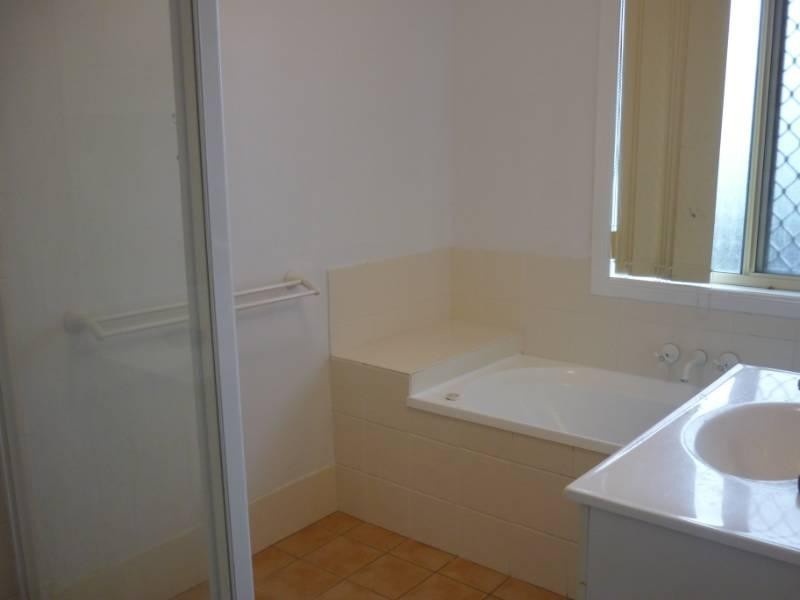 1 Pinewood Court, Springfield QLD 4300