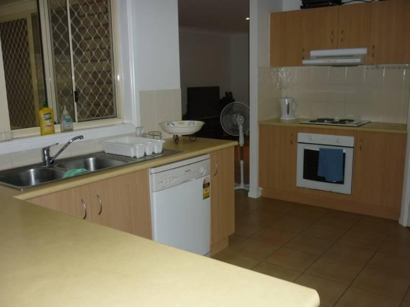 1 Pinewood Court, Springfield QLD 4300
