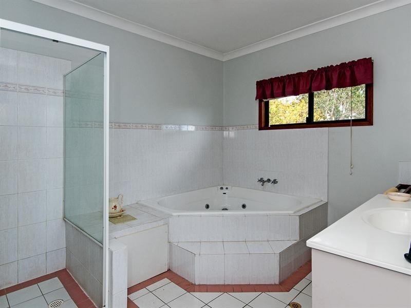 3 Vanessa Court, Camira QLD 4300
